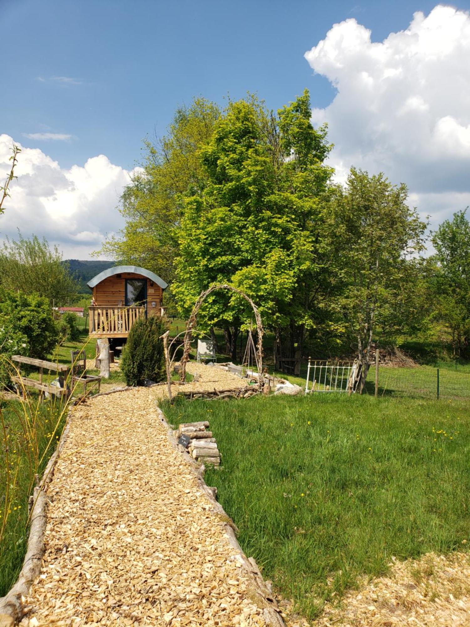 La Roulotte Tiny House Du Mond'Ideal Leval  Exteriör bild
