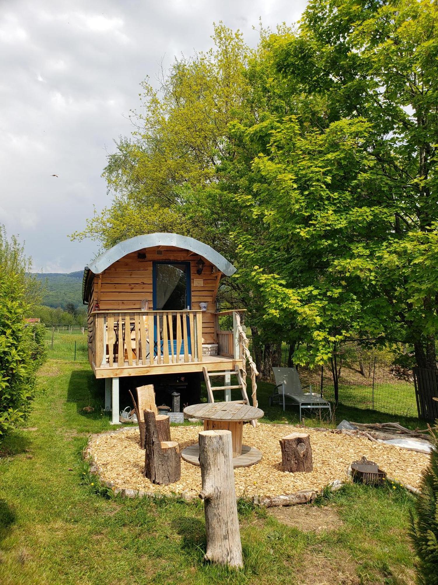 La Roulotte Tiny House Du Mond'Ideal Leval  Exteriör bild