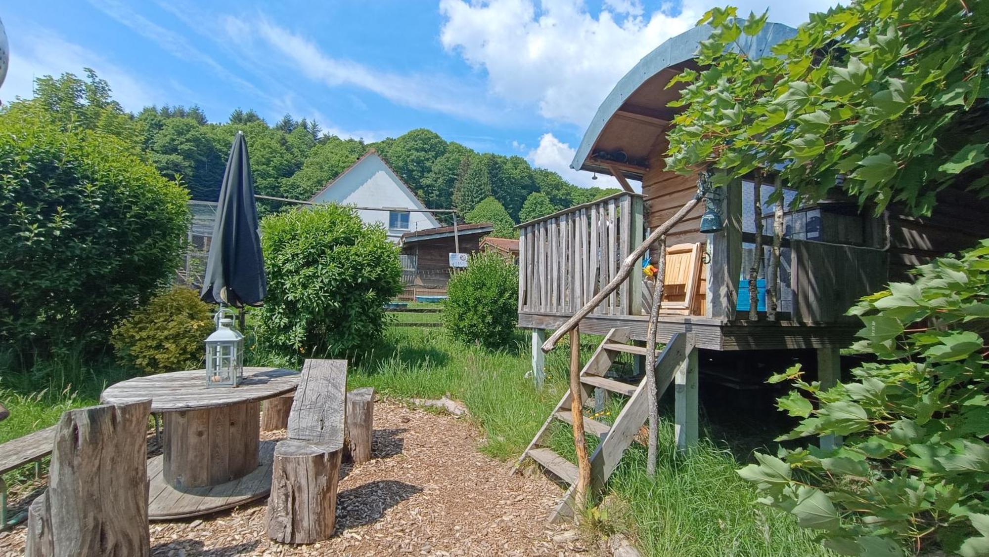 La Roulotte Tiny House Du Mond'Ideal Leval  Exteriör bild